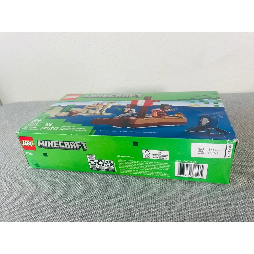LEGO Minecraft The Pirate Ship Voyage 21259 Building Toy Set 166 Pieces New